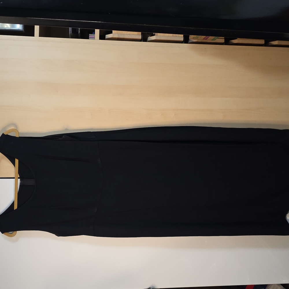 Women Maxi Dress, Black, 20WP, Preloved, Unlined, Zip-up In Back, Dry Clean - Picture 2 of 16